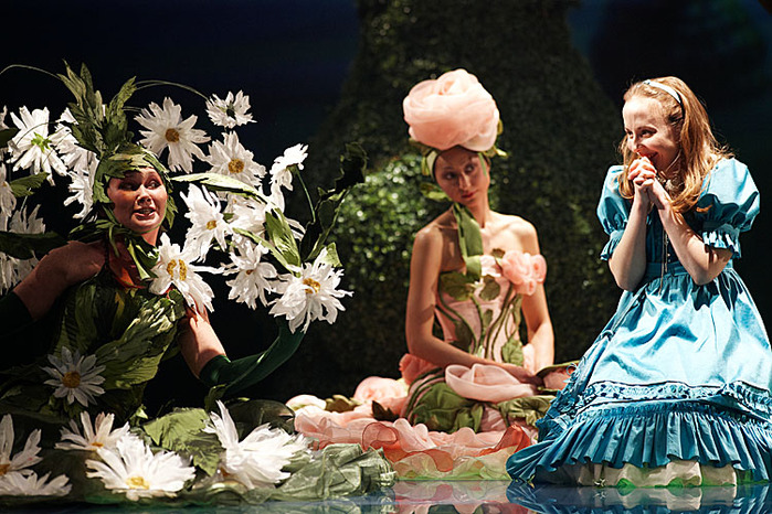 Alice - Through the Looking-Glass in Moscow Theater