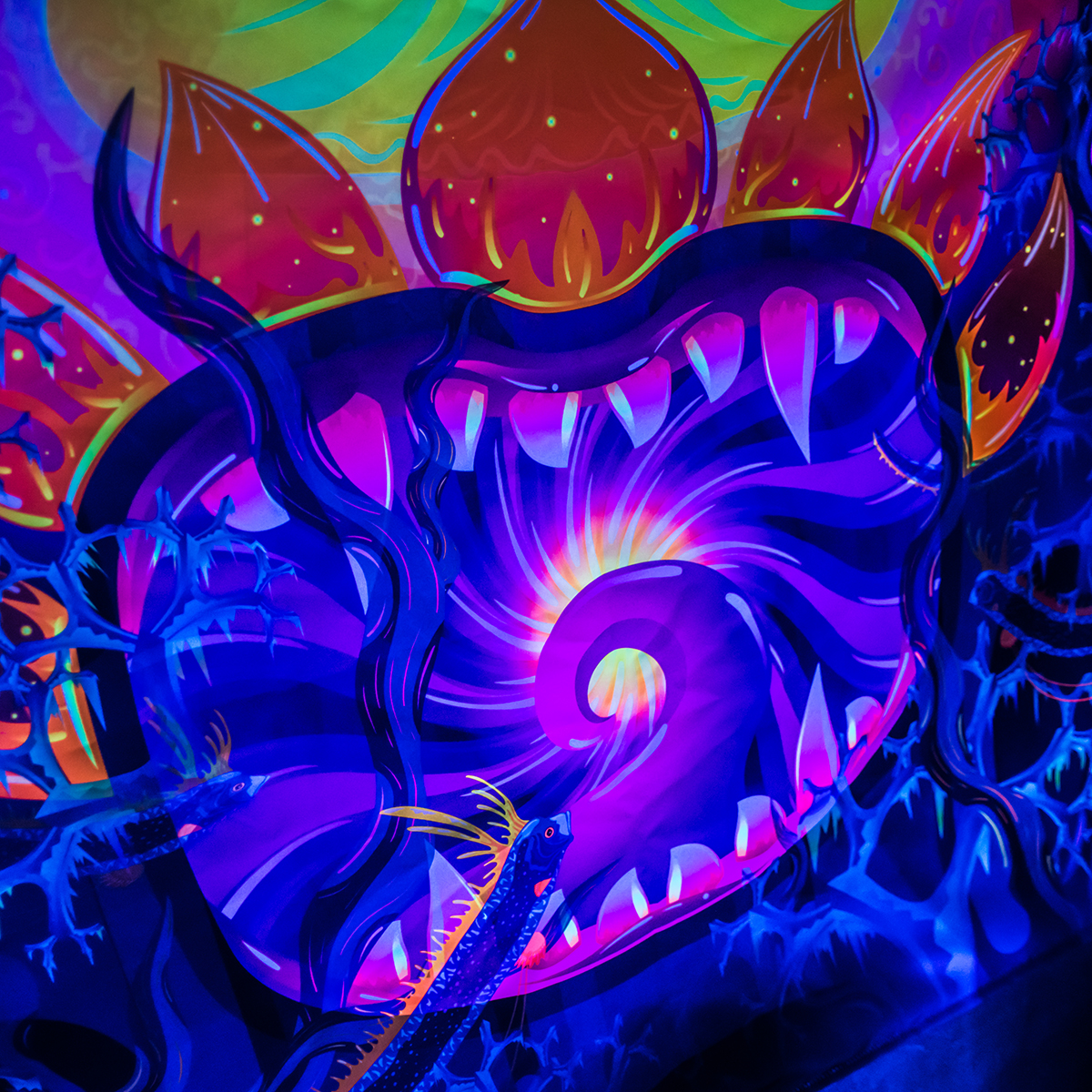 Frozen Corals Buddha Psychedelic Fluorescent UV-Reactive Tapestry Blacklight Poster UV Light Details