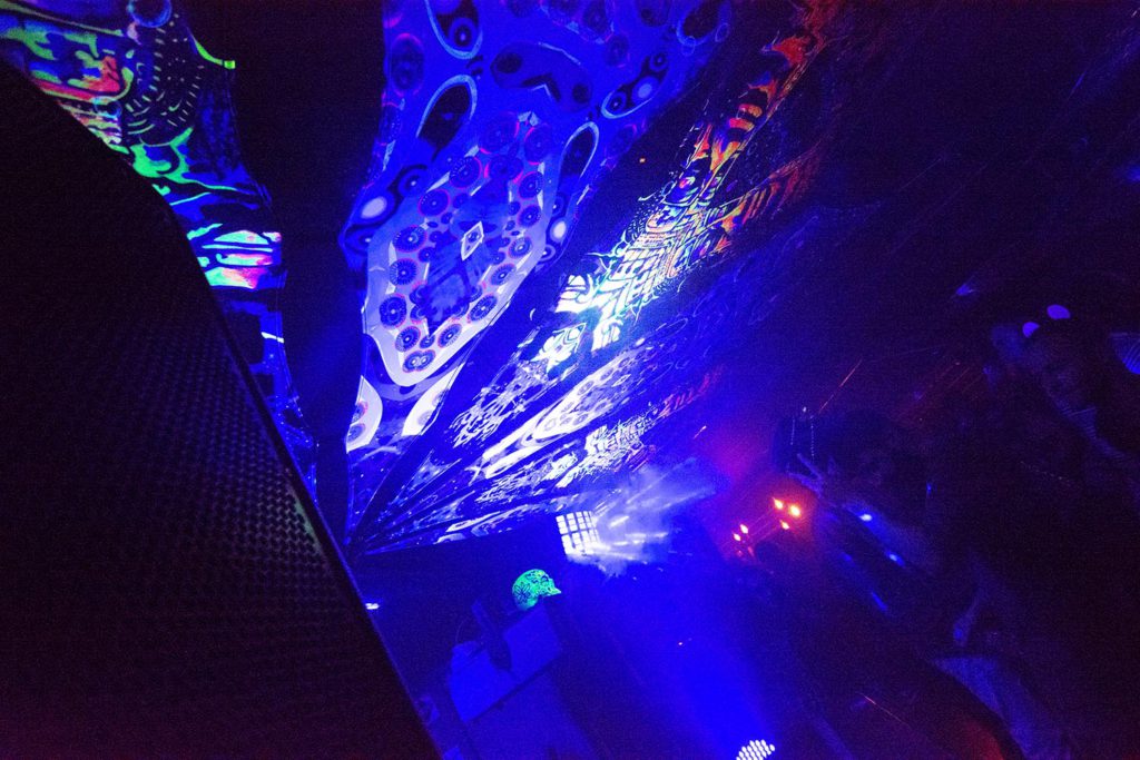 Andrei Verner's Psychedelic UV-Art at Purim Party by Fusion Culture in Duplex, Tel Aviv
