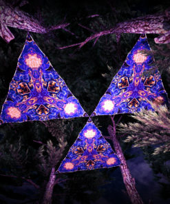 Magic Mushroom Werewolves UV-Triangles - TR01 - 3 Pieces - UV-Reactive Psychedelic Party Decoration - 3D Preview