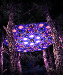 Magic Mushroom Werewolves UV-Triangles - TR01 - 6 Pieces - UV-Reactive Psychedelic Party Decoration - 3D Preview