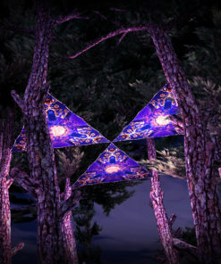 Magic Mushroom Werewolves UV-Triangles - TR02 - 3 Pieces - UV-Reactive Psychedelic Party Decoration - 3D Preview
