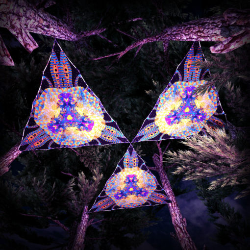 Cyber Venus UV-Triangles - TR01 - 3 Pieces - UV-Reactive Psychedelic Party Decoration - 3D Preview