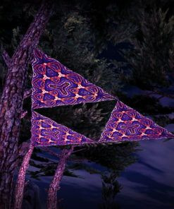 Winter Tale UV-Triangles WT-TR02 - 3 Pieces - UV-Reactive Psychedelic Party Decoration - 3D Preview
