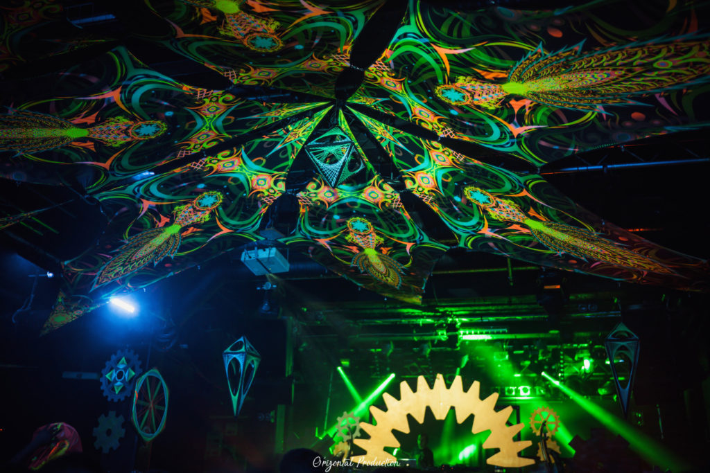 UV-Reactive Psychedelic Trance Party Decorations