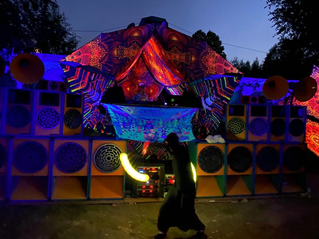 Agni UV-Diamonds DJ-Stage Decoration