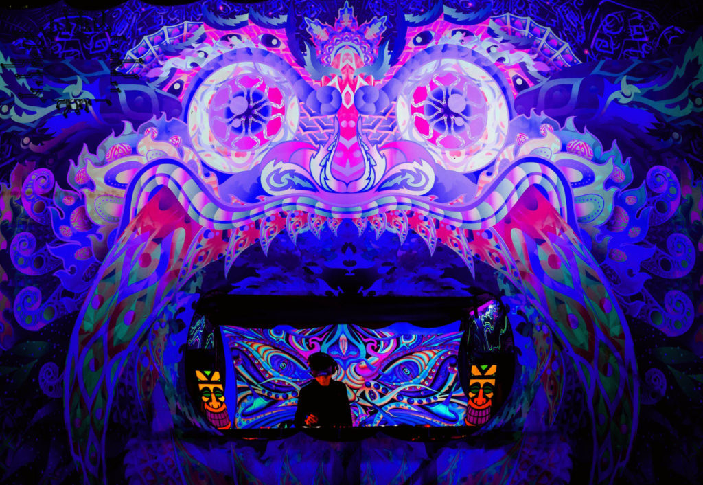 Psychedelic Trance Party UV-Reactive DJ-Stage Decoration