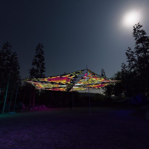 HN-TR01 and HN-TR02 - 6 Triangles Canopy Set - UV-Reactive Flurescent Ceiling Decoration - 3D-Preview