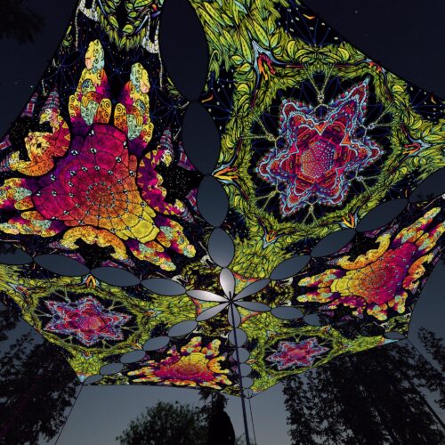 HN-TR02 and HN-TR03 - 6 Triangles Canopy Set - UV-Reactive Flurescent Ceiling Decoration - 3D-Preview