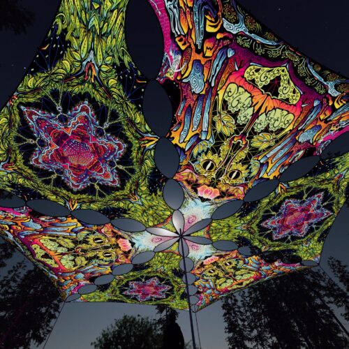 HN-TR03 and HN-TR01 - 6 Triangles Canopy Set - UV-Reactive Flurescent Ceiling Decoration - 3D-Preview