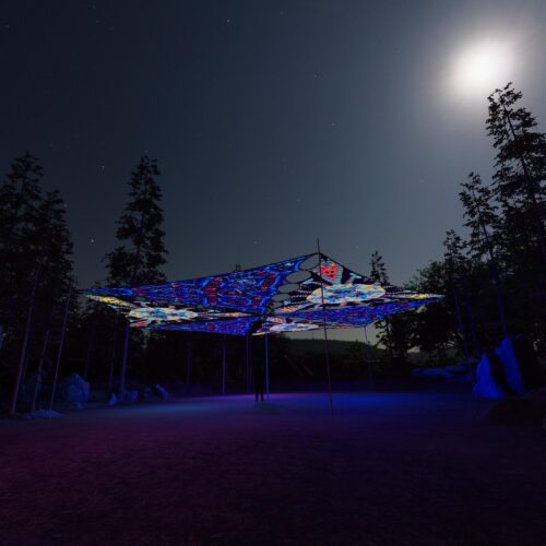 VN-TR02 and VN-TR03 - 6 Triangles Canopy Set - UV-Reactive Flurescent Ceiling Decoration - 3D-Preview