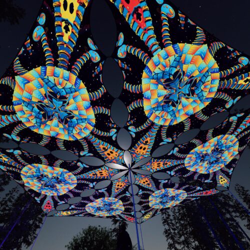 VN-TR02 - 6 Triangles Canopy Set - UV-Reactive Flurescent Ceiling Decoration - 3D-Preview